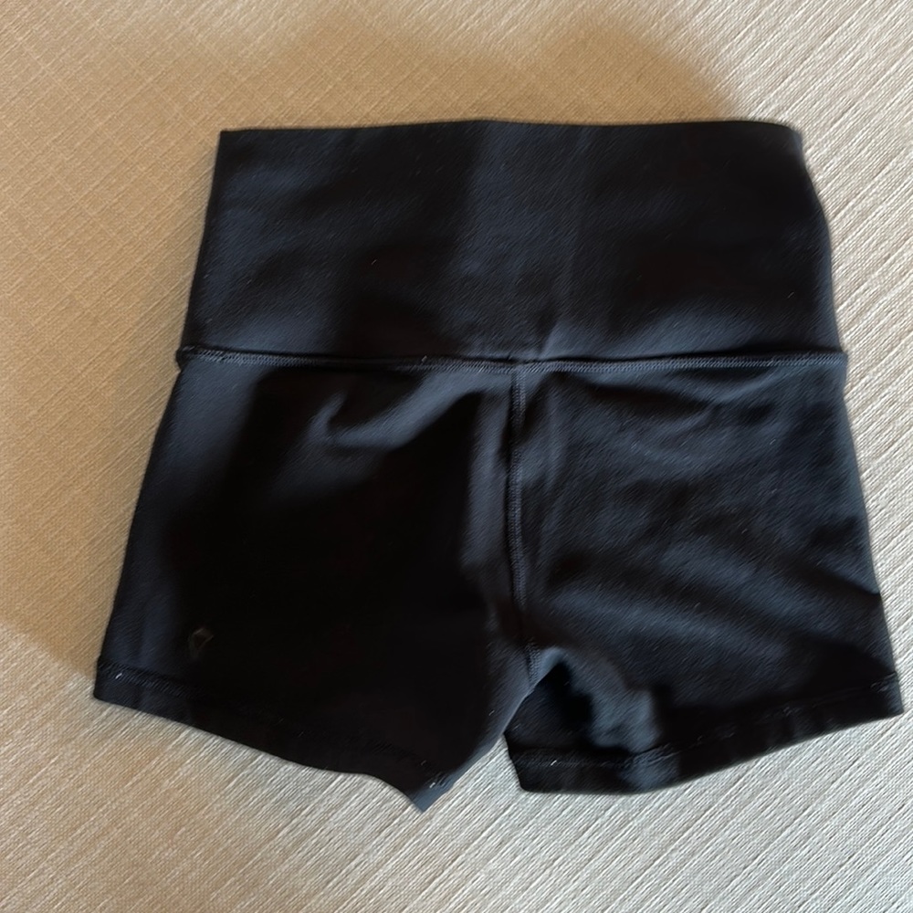 Black Aviva by Lululemon compression short